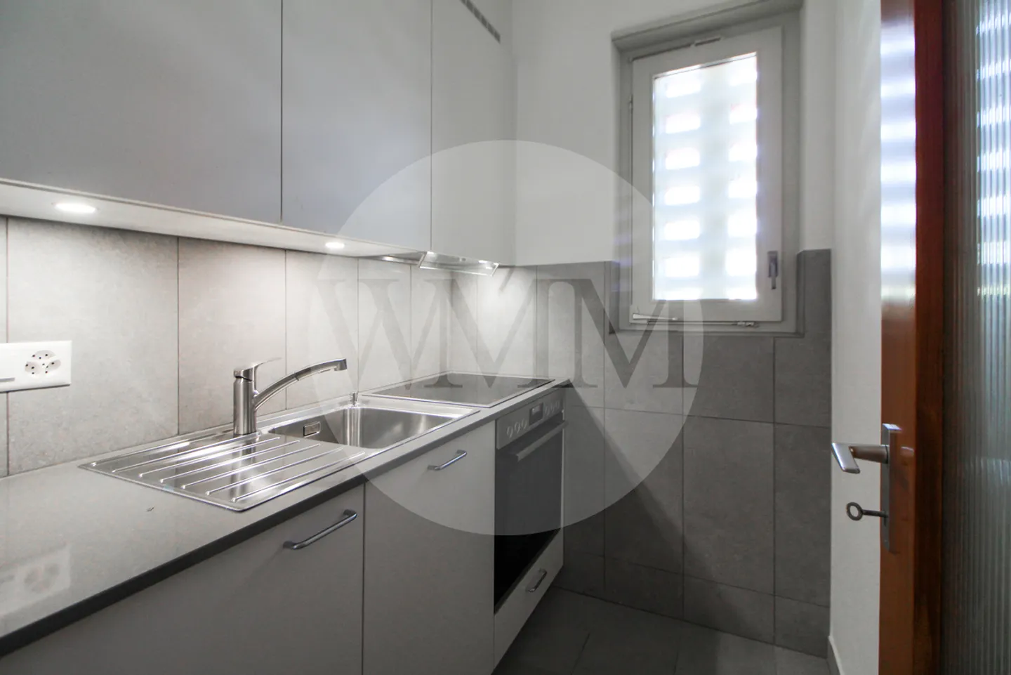 Apartment for rent - Photo 2 of 9