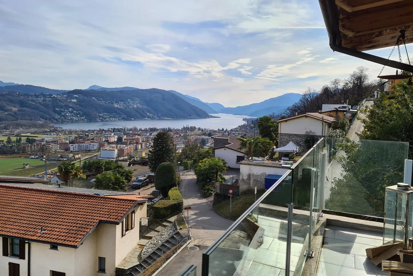 SPACIOUS ATTIC 5.5 WITH LARGE TERRACE LAKE VIEW IN BIOGGIO - Photo 4 of 11