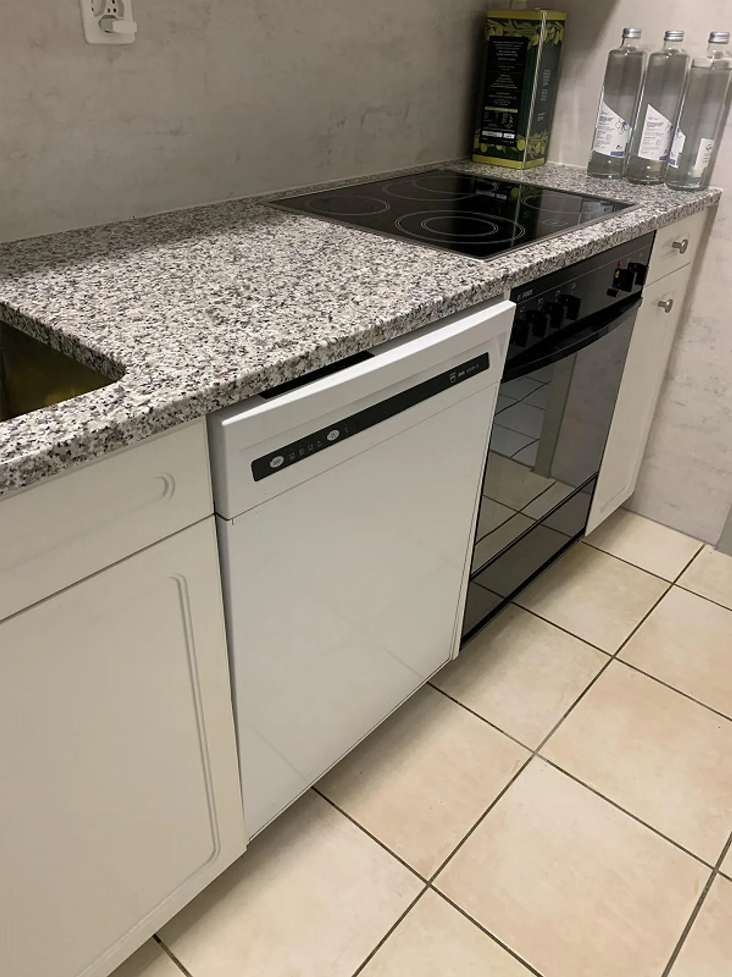 Living on a floor with a seating area and balcony - Photo 16 of 16