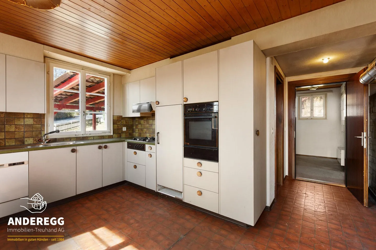 Historical Chalet at Wolfensberg – Detached 5-Room Single-Family House with Ch... - Photo 8 of 13