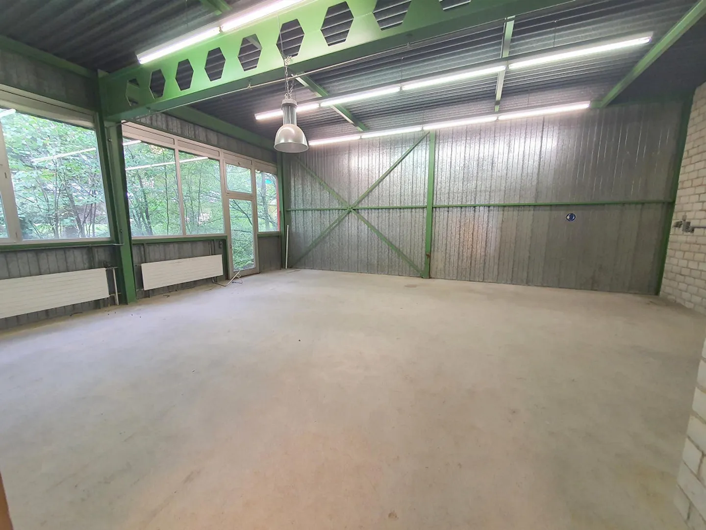 628 m² bright storage and production area with office section - Photo 3 of 13