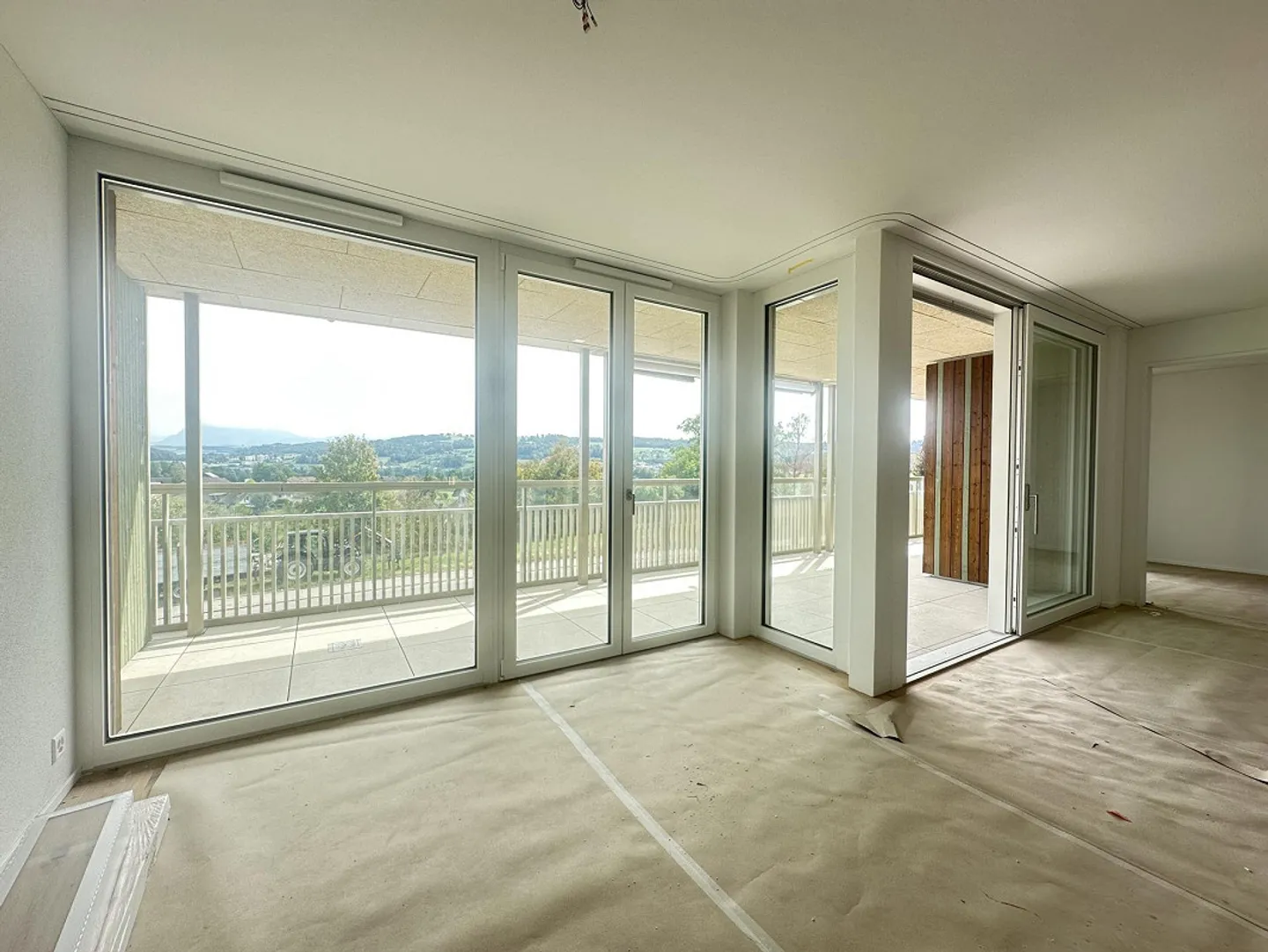 Ampio appartamento nuovo di 2½ locali con balcone di 24 m² a St. Erhard - Foto 3 di 11