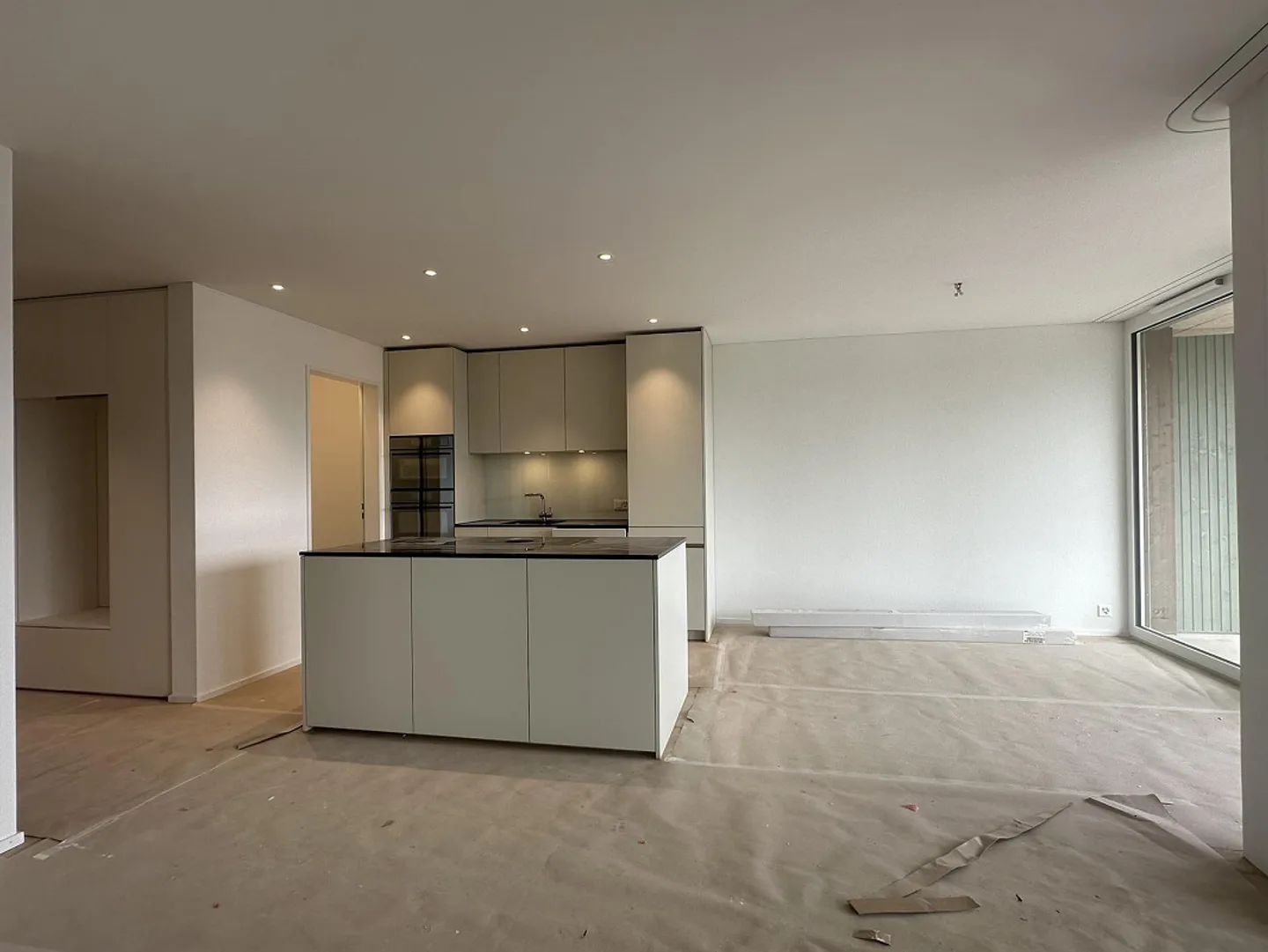 Ampio appartamento nuovo di 2½ locali con balcone di 24 m² a St. Erhard - Foto 4 di 11
