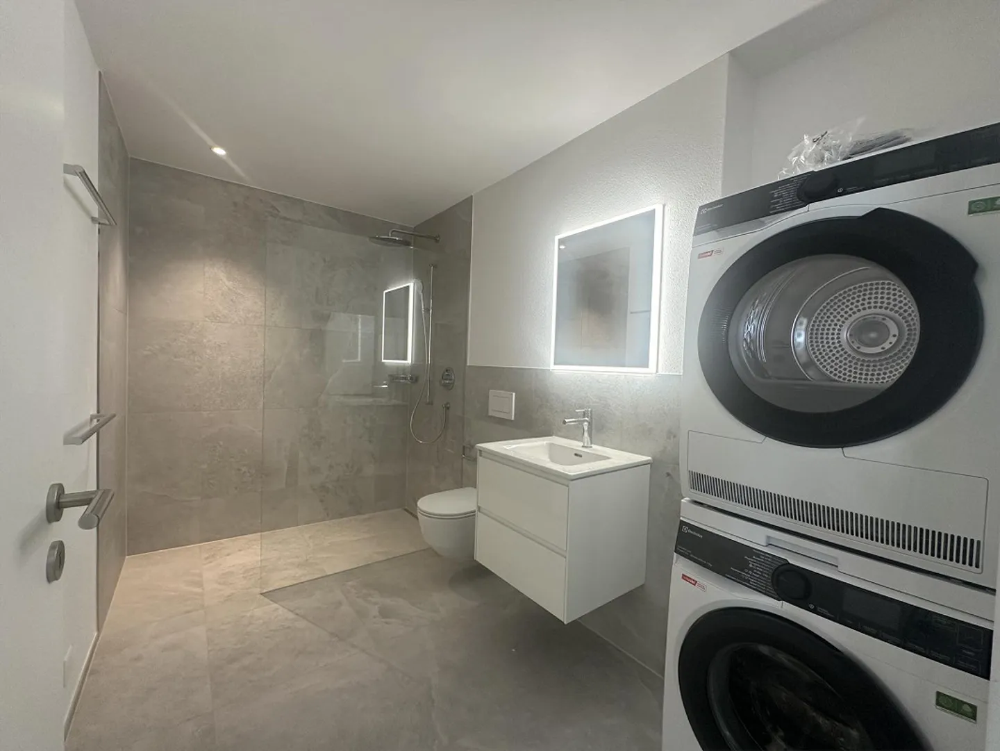 Ampio appartamento nuovo di 2½ locali con balcone di 24 m² a St. Erhard - Foto 5 di 11