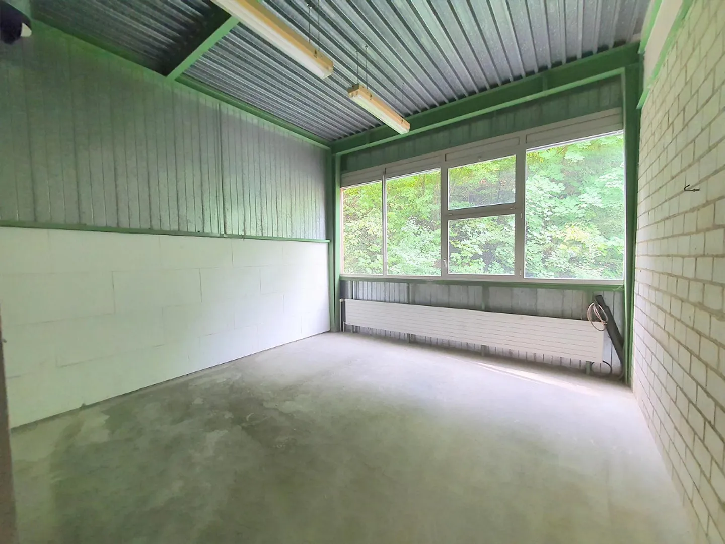 628 m² bright storage and production area with office section - Photo 4 of 13