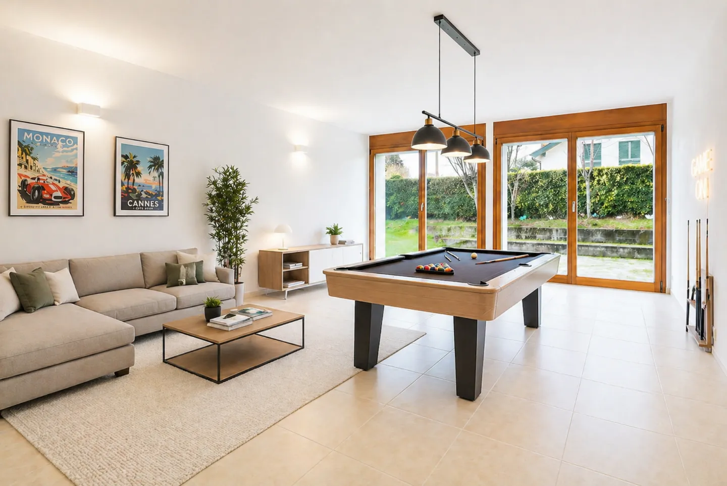 Villa con volumi spettacolari, inondata di luce e piena di fascino - Spazi multipli e grande potenziale - Foto 2 di 9