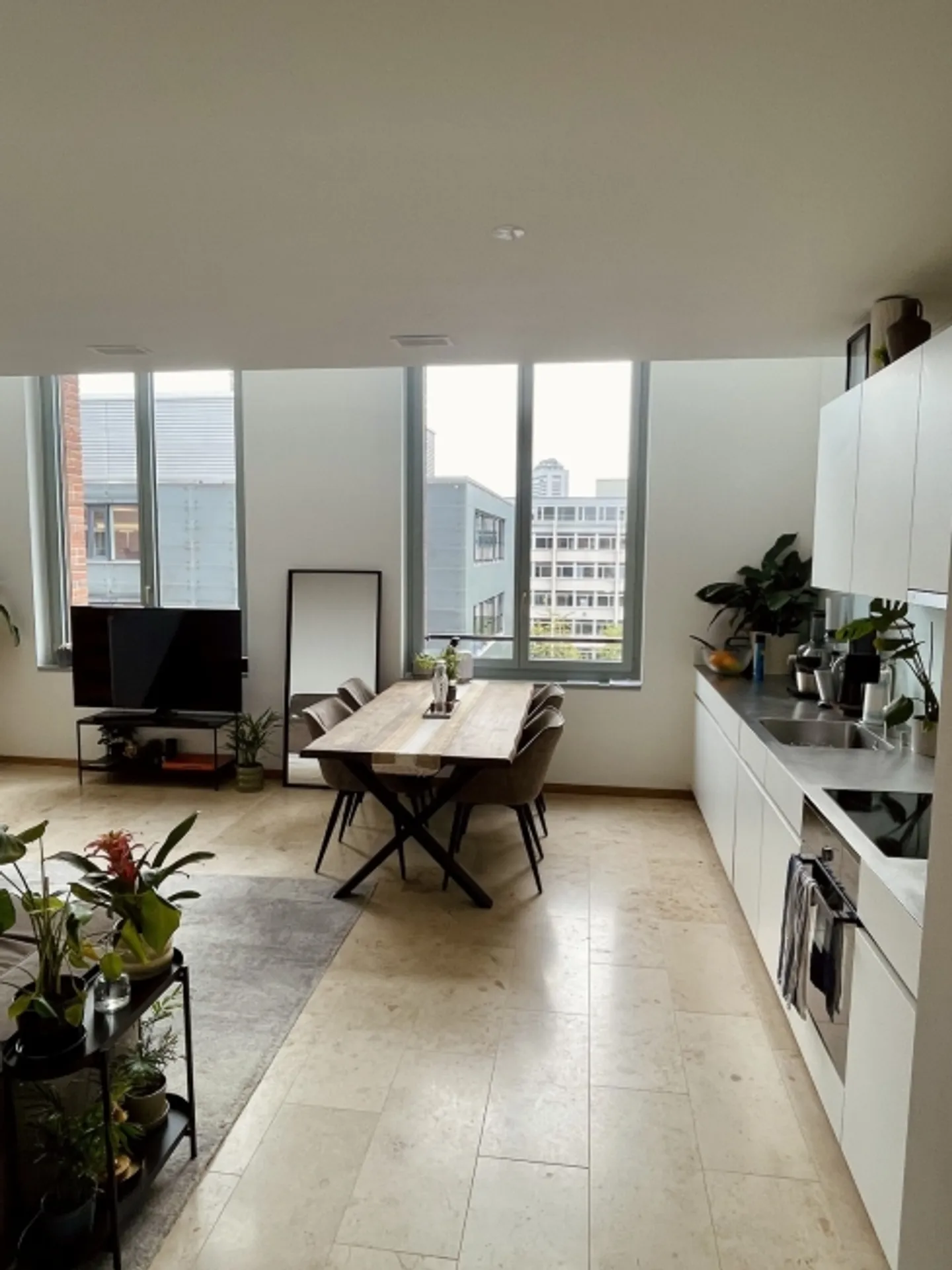 «2½ ZI-WOHNUNG IN ZÜRICH, MÖBLIERT, TEMPORÄR» - Foto 2 von 9