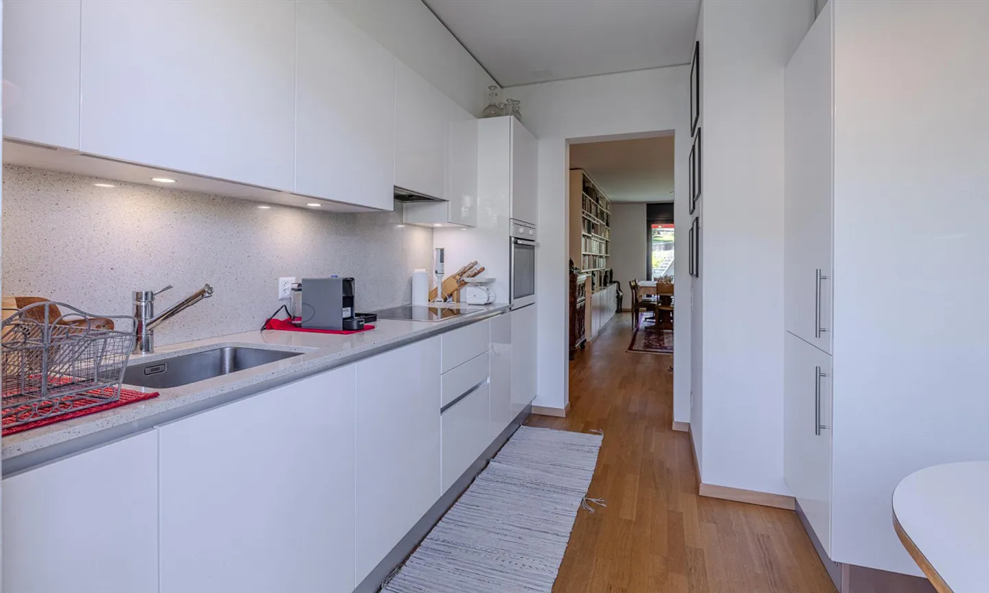 Appartement spacieux et magnifique de 3,5 pièces avec grande terrasse à Vacallo - Photo 4 sur 9