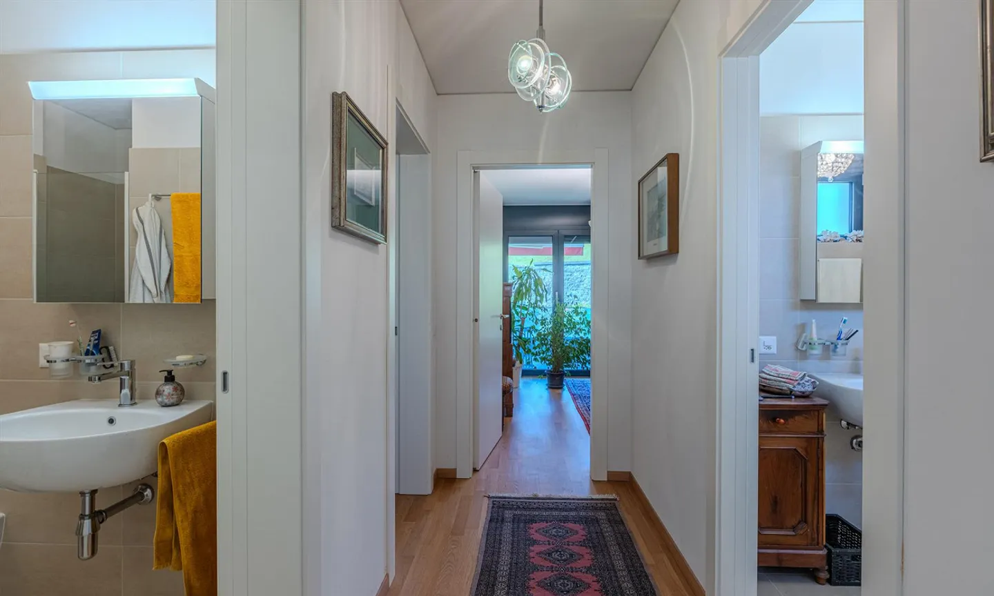 Appartement spacieux et magnifique de 3,5 pièces avec grande terrasse à Vacallo - Photo 7 sur 9