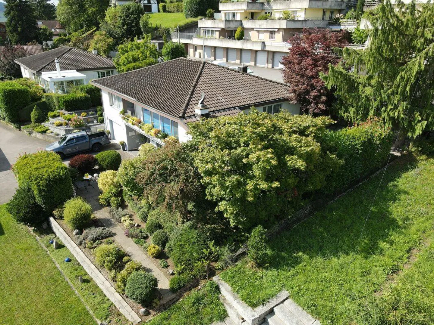 Casa unifamiliare di 6,5 stanze con garage - Foto 2 di 24