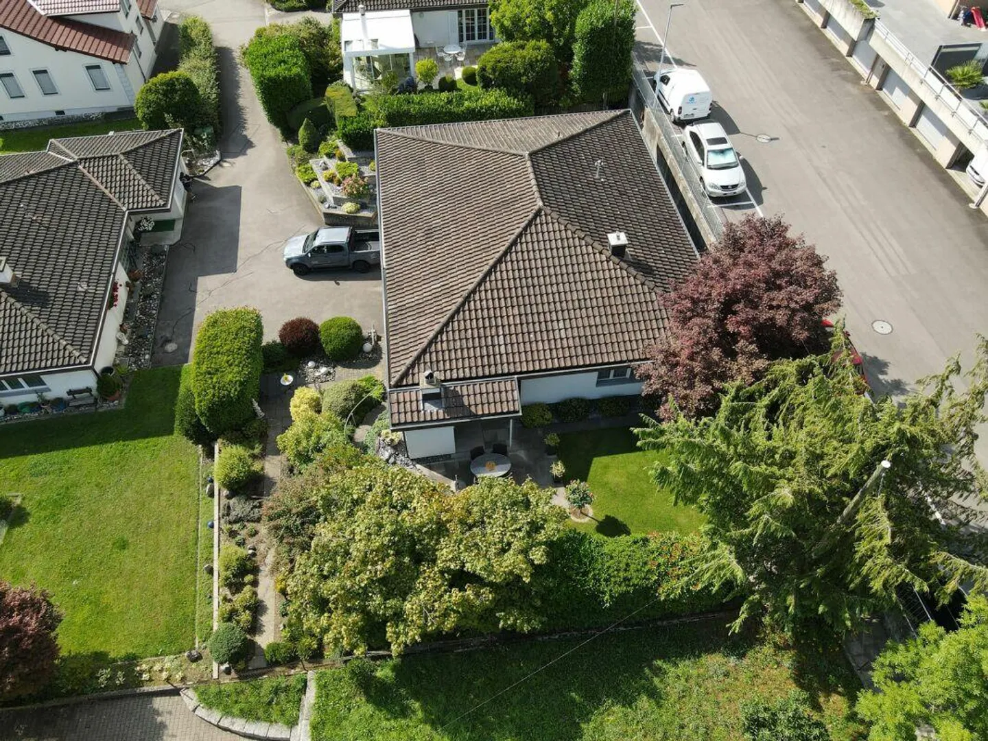 Casa unifamiliare di 6,5 stanze con garage - Foto 3 di 24