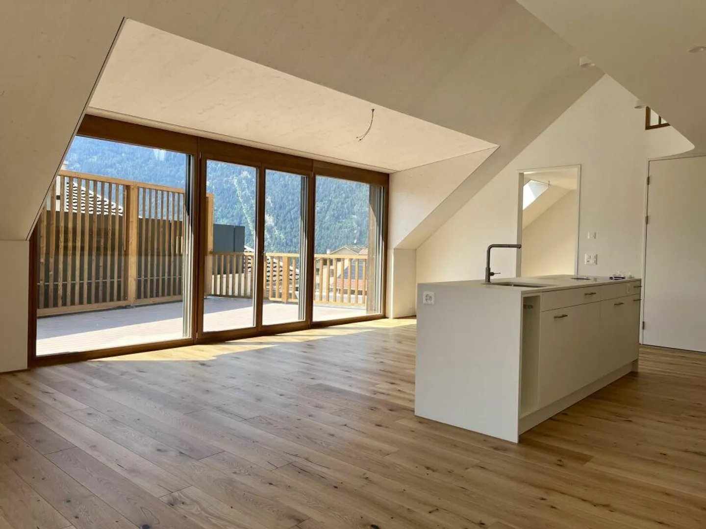 Modern 4.5 Room Maisonette over 2 Floors in Tomils - Photo 3 of 4