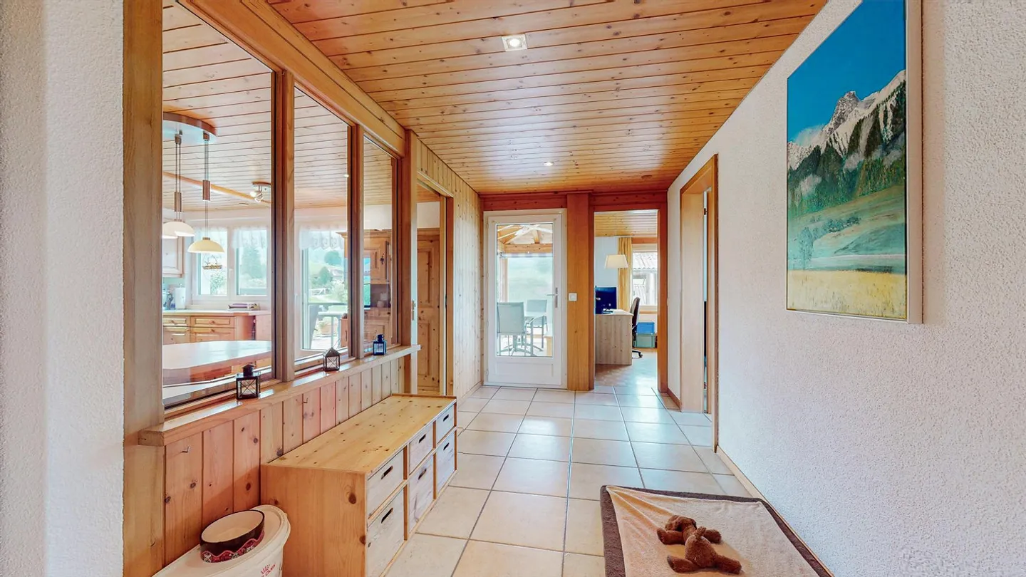 Two-family house with large garden - Photo 10 of 17