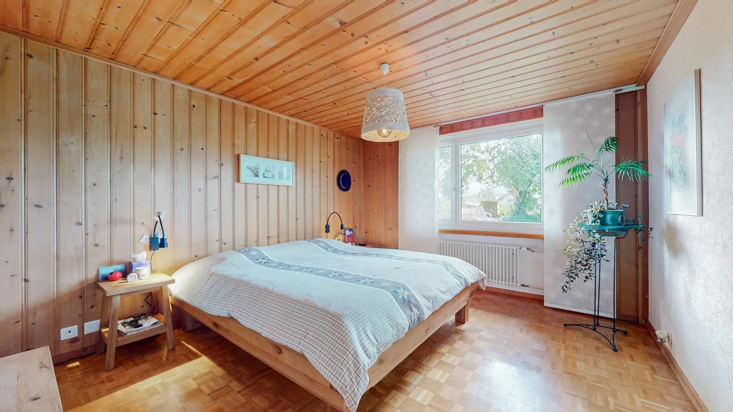 Two-family house with large garden - Photo 11 of 17