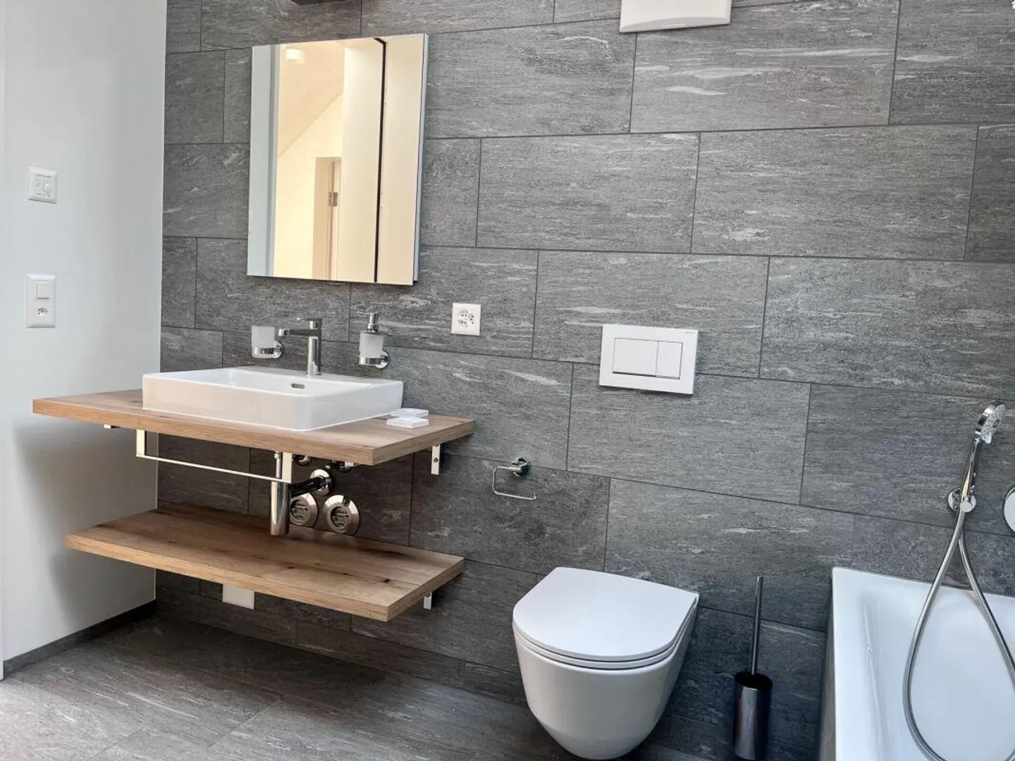 Modern 4.5 Room Maisonette over 2 Floors in Tomils - Photo 4 of 4