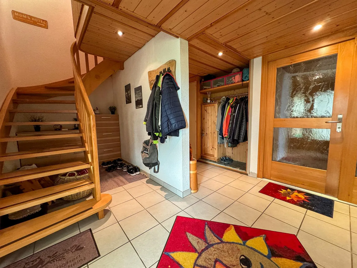 Two-family house with large garden - Photo 13 of 17