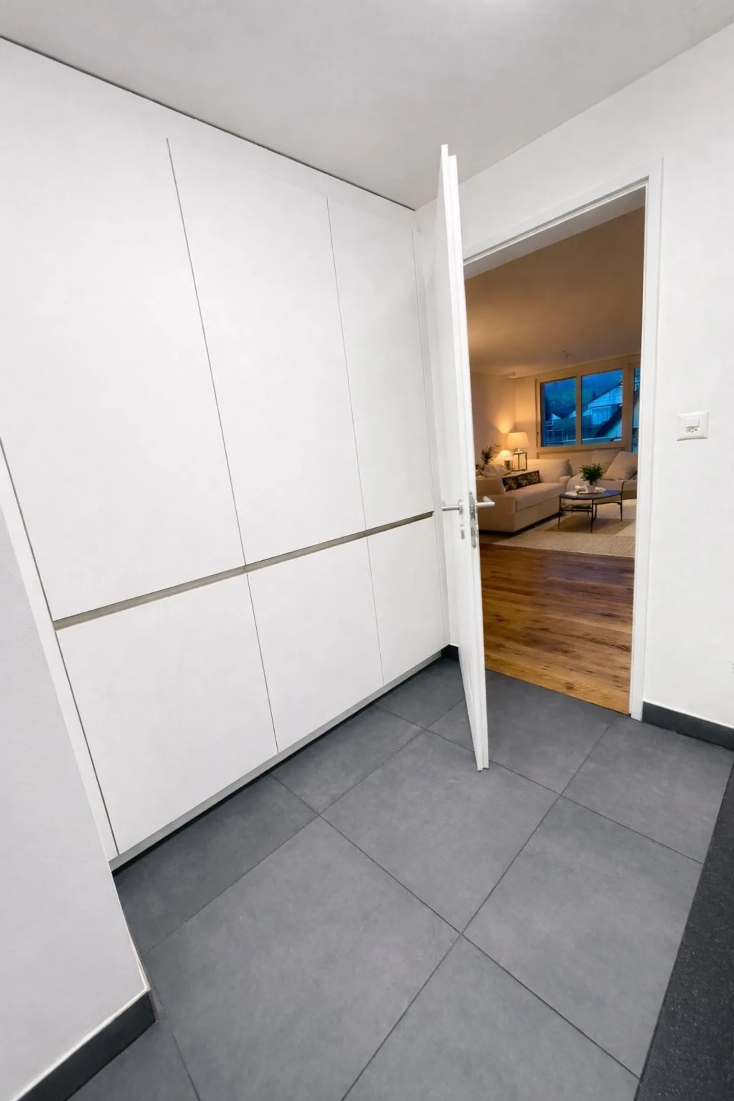 Appartamento di 3,5 stanze appena ristrutturato e soleggiato - Foto 5 di 15