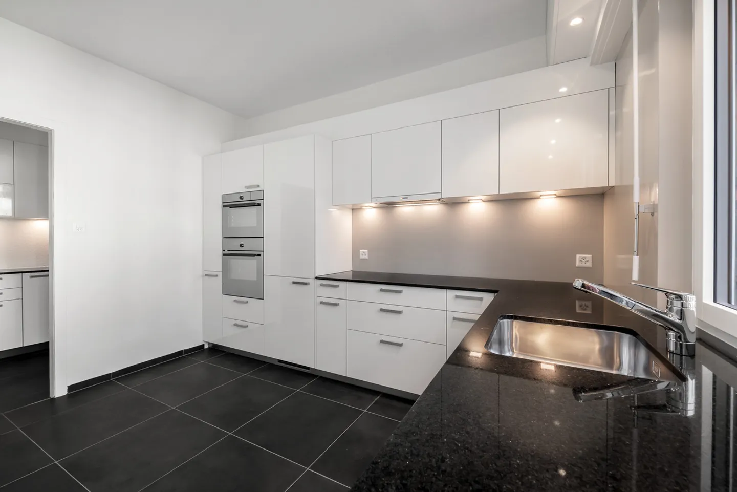 Exclusive dream home in a popular residential area! - Photo 2 of 13