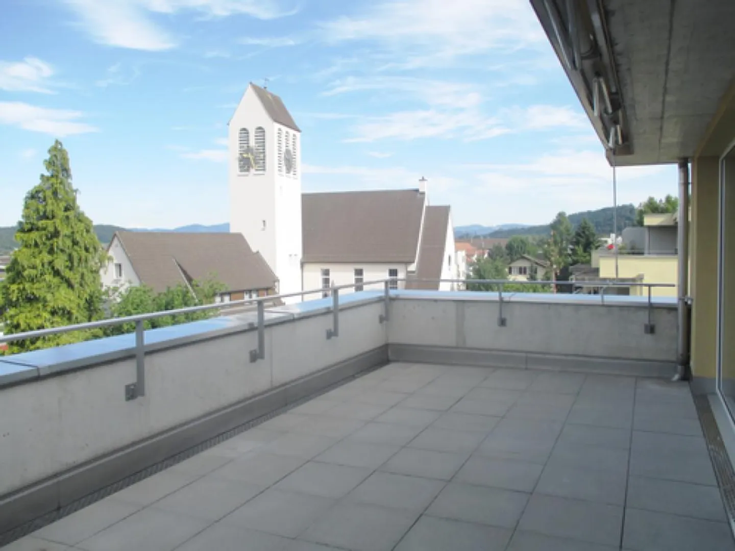 Modernes Apartment mit Terrasse - Foto 8 von 9