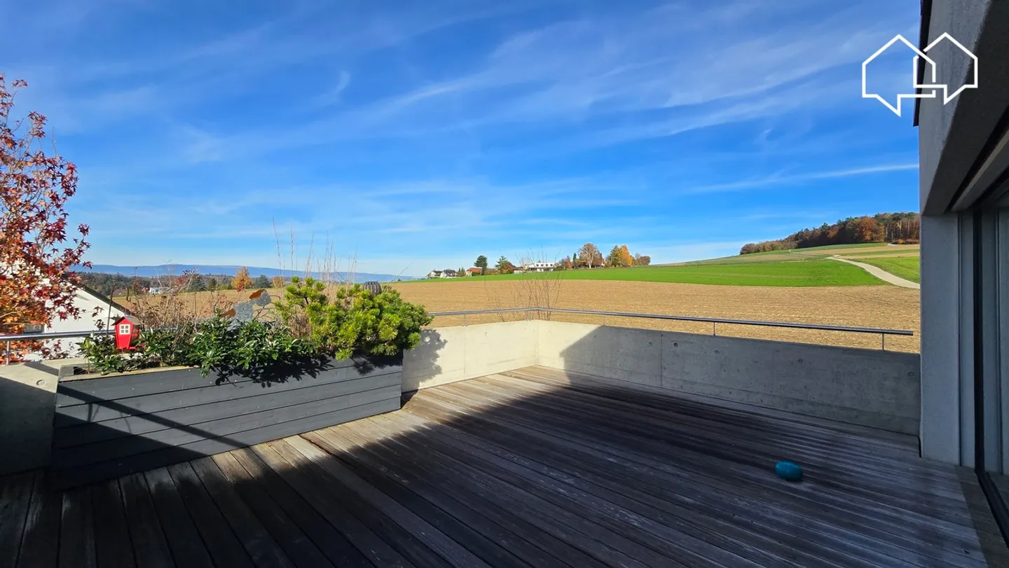 Dominant location for this magnificent modern villa - Photo 5 of 9