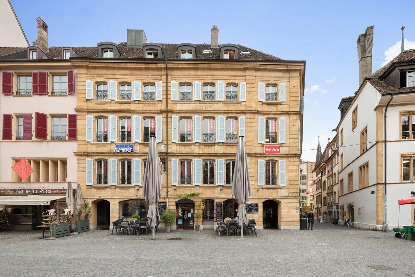 Vollständig renovierter Büroraum im Herzen von Neuenburg - Foto 2 von 9