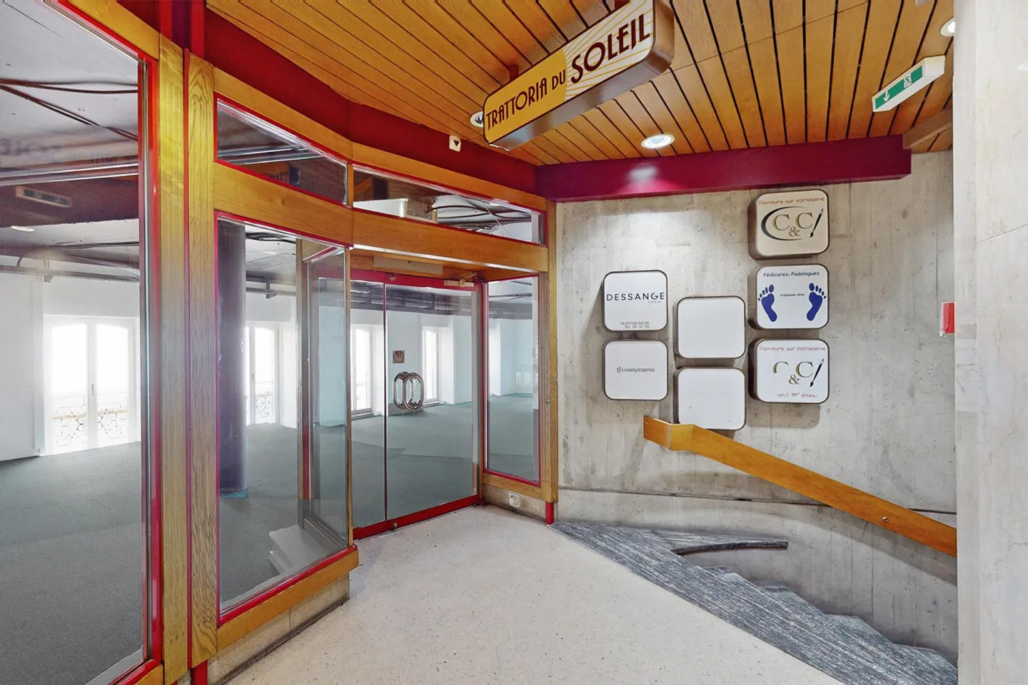 Vollständig renovierter Büroraum im Herzen von Neuenburg - Foto 3 von 9