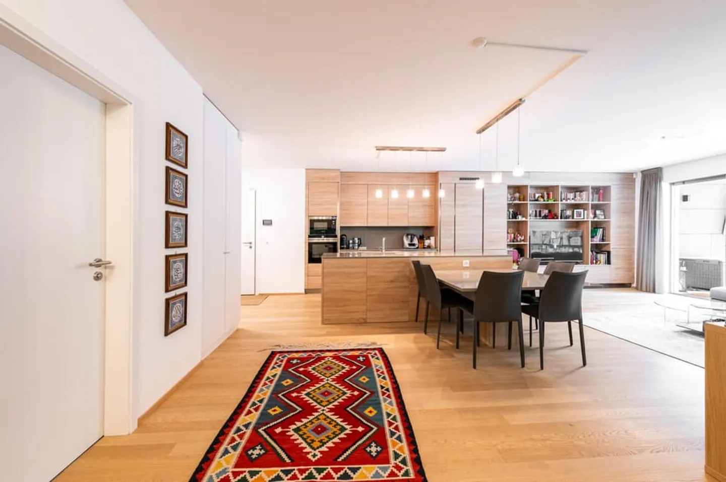 Superbe appartement de 5.5 pièces avec un jardin au centre de Nyon - Photo 4 sur 12