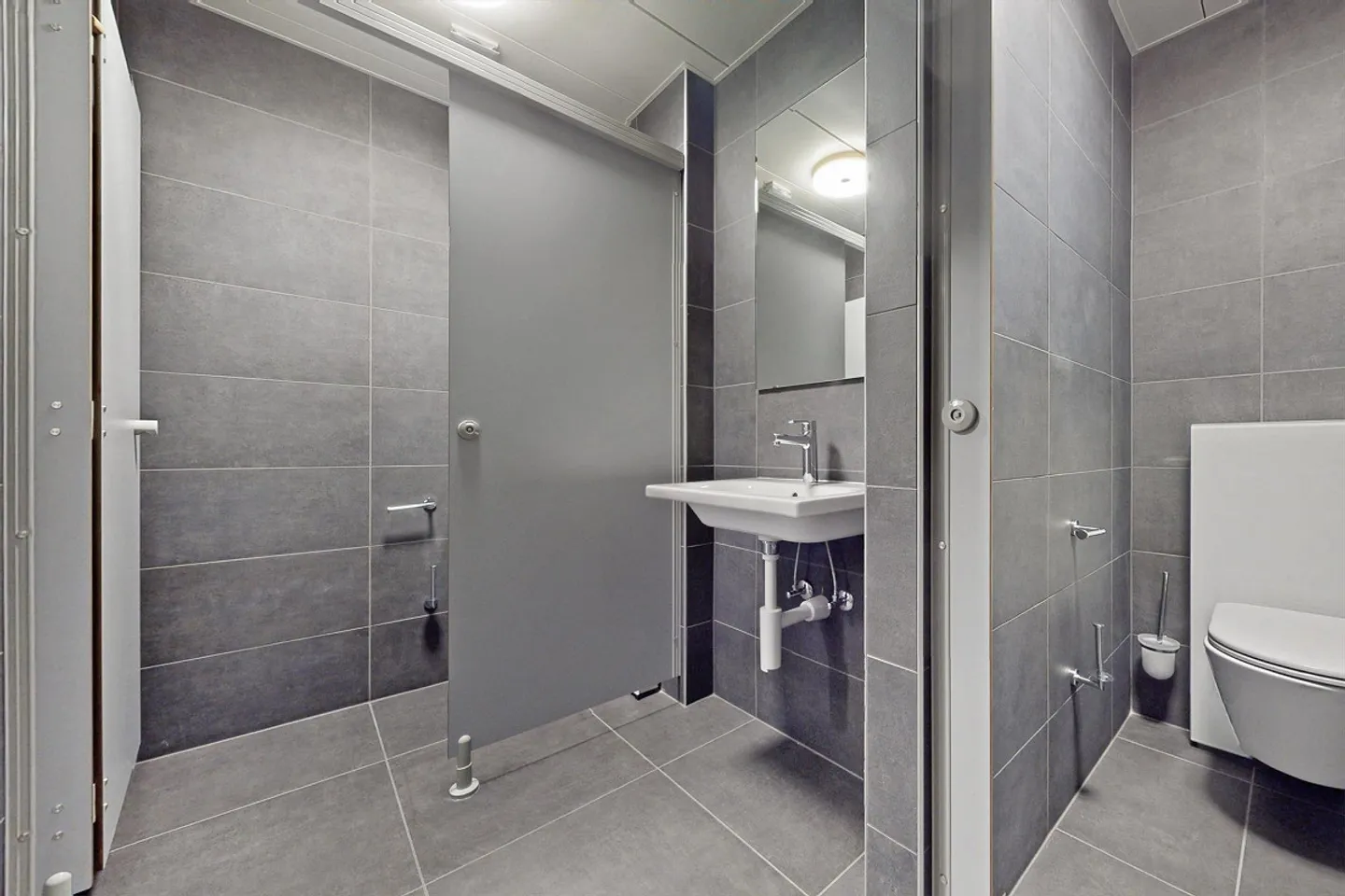 Vollständig renovierter Büroraum im Herzen von Neuenburg - Foto 8 von 9