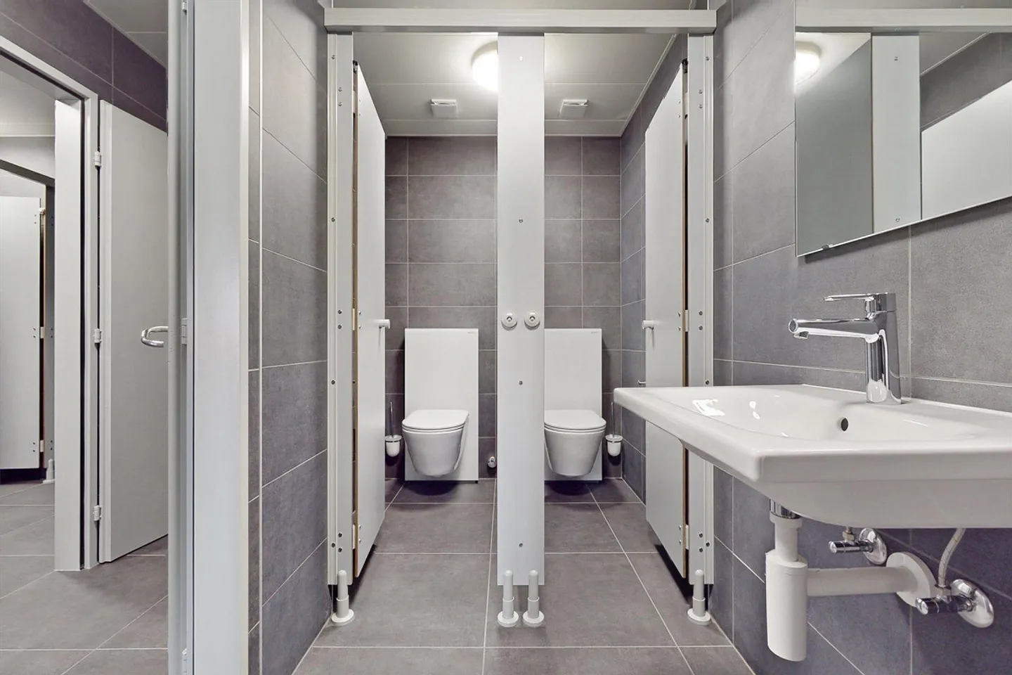 Vollständig renovierter Büroraum im Herzen von Neuenburg - Foto 9 von 9