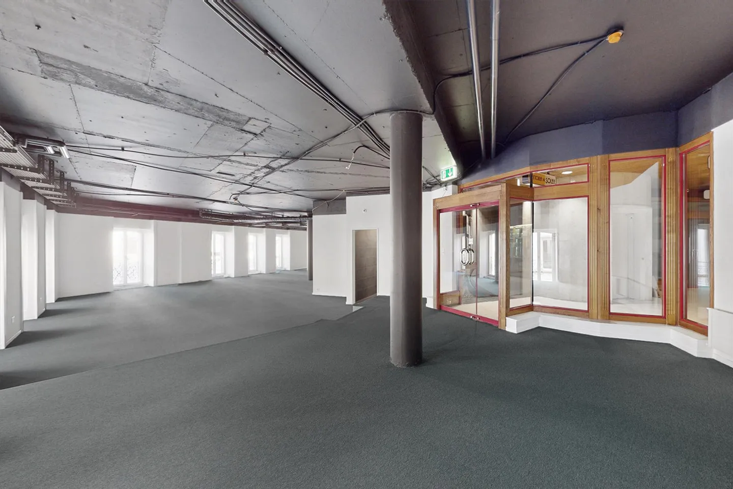 Vollständig renovierter Büroraum im Herzen von Neuenburg - Foto 4 von 9