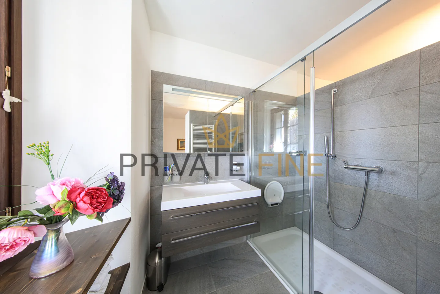 Historic Chalet in Gordola - Photo 6 of 25