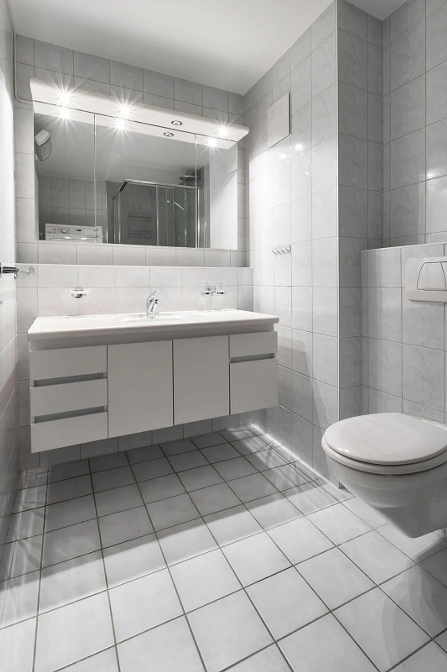 Spacieux appartement en attique de 4.5 pièces - Photo 5 sur 14