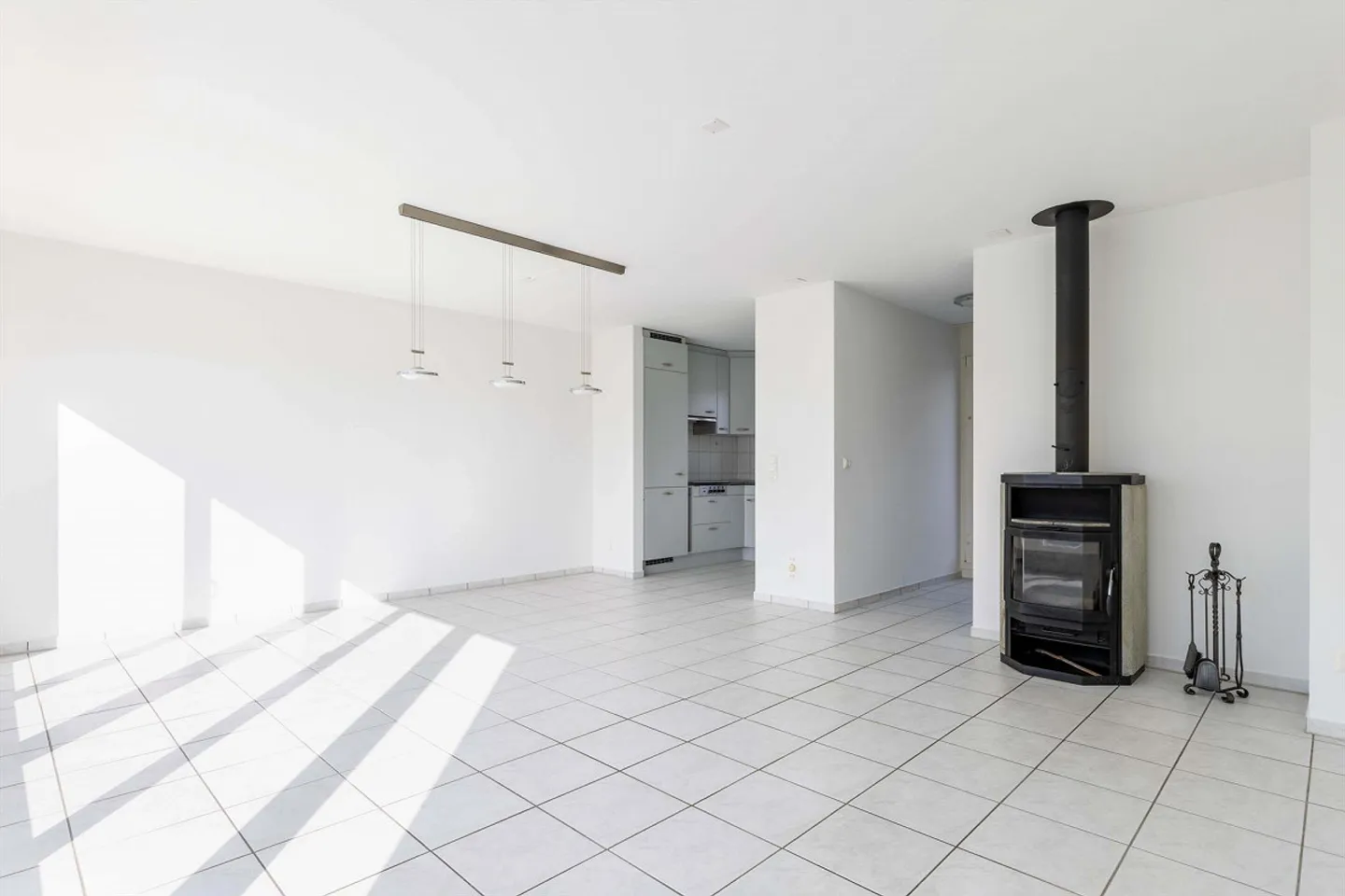 Spacieux appartement en attique de 4.5 pièces - Photo 8 sur 14