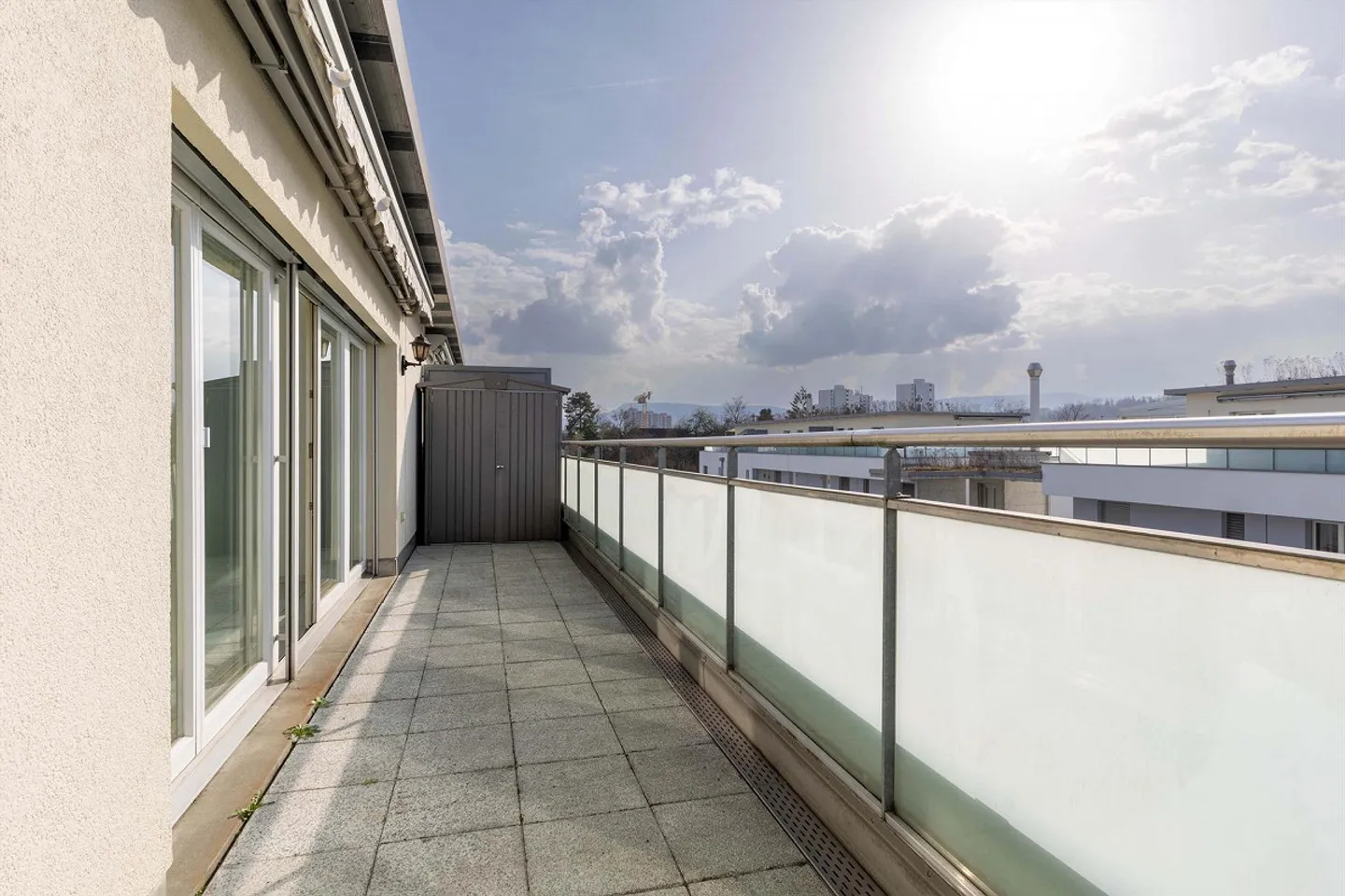 Spacieux appartement en attique de 4.5 pièces - Photo 9 sur 14