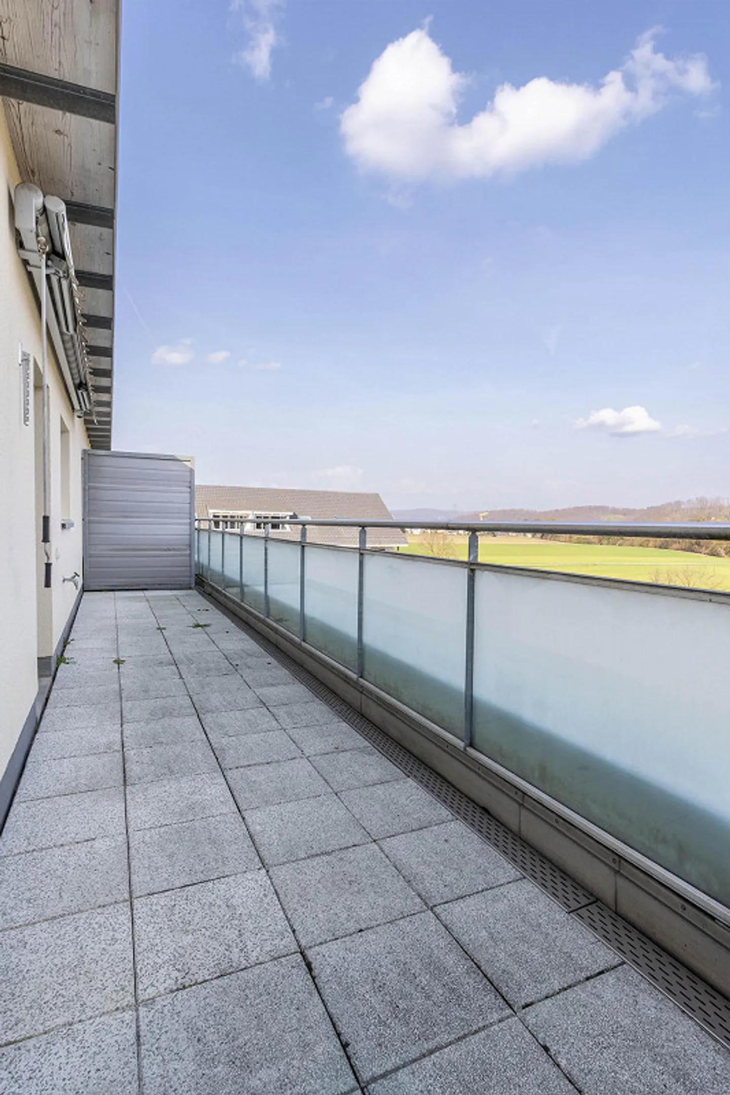 Spacieux appartement en attique de 4.5 pièces - Photo 10 sur 14