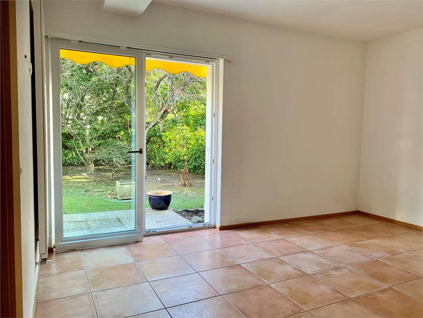 Appartement de 4,5 pièces avec jardin privé à Pazzallo - Photo 5 sur 12