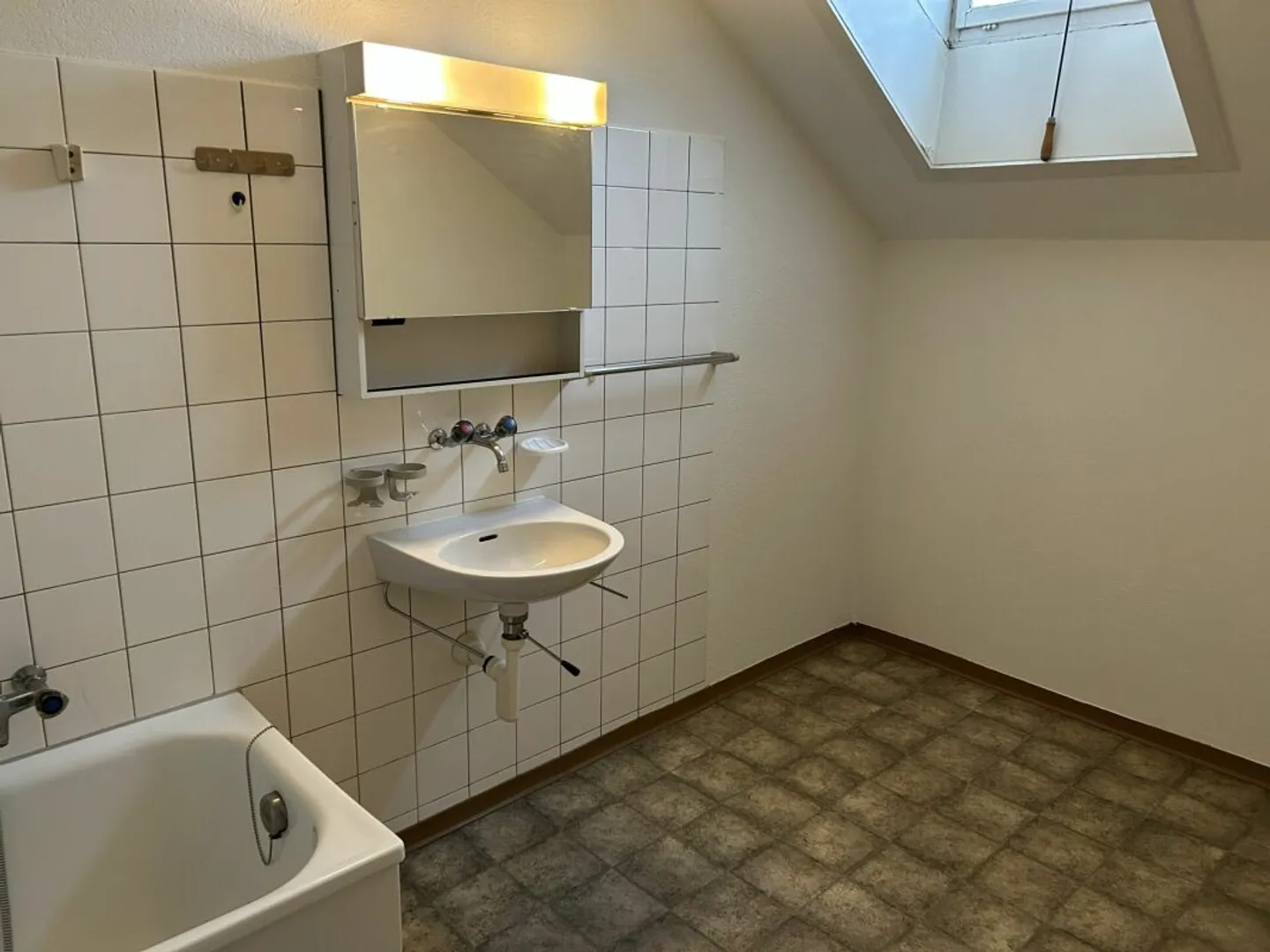 Appartamento 2.5 locali, 2° piano, spazi ampi senza balcone - Foto 6 di 13