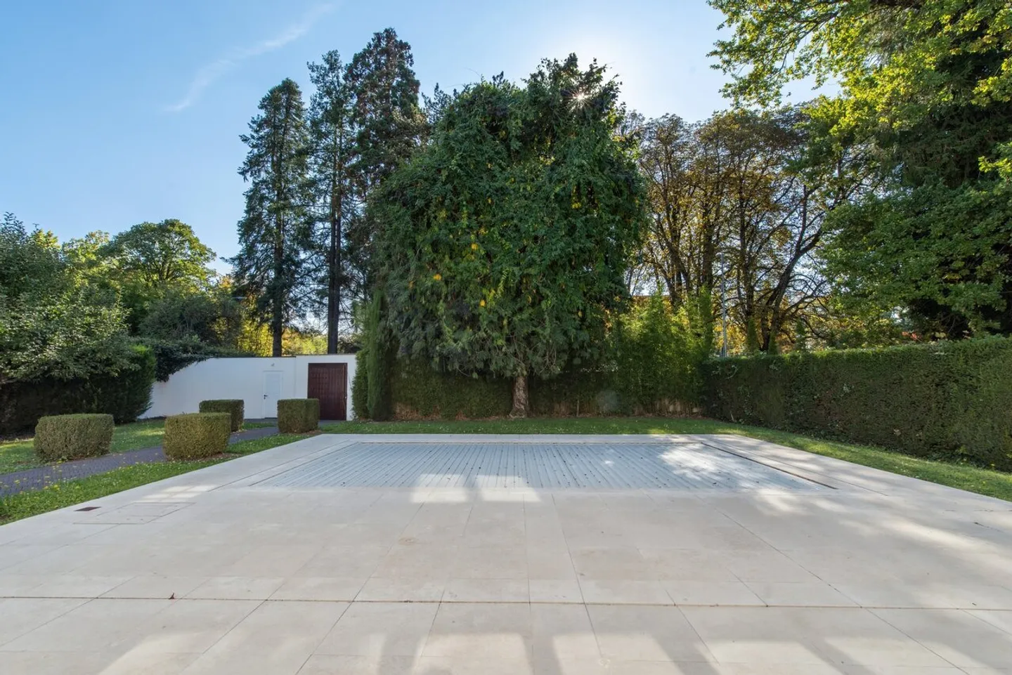 Magnificent renovated family property in the heart of Bellevue - Photo 15 of 17