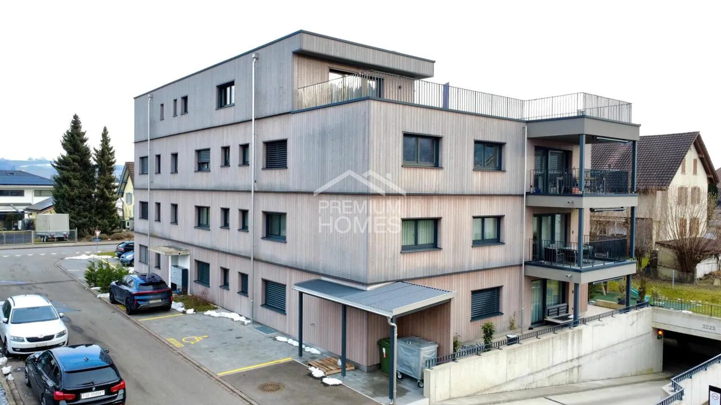 Appartement exclusif avec cuisine haut de gamme, balcon et deux salles de bains - Photo 2 sur 13