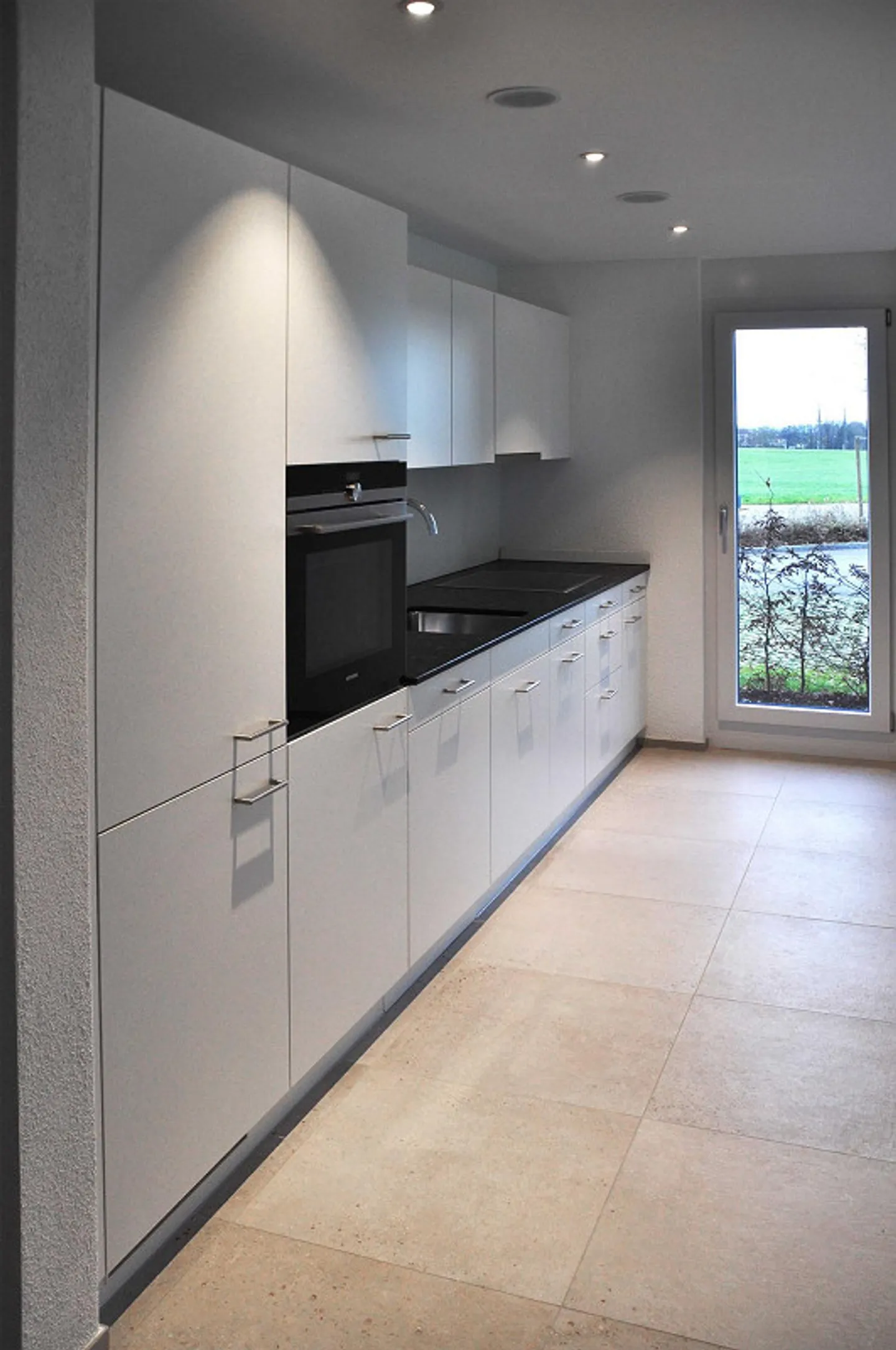 Modern 3.5-room garden apartment in a green area and close to the center - Photo 5 of 13