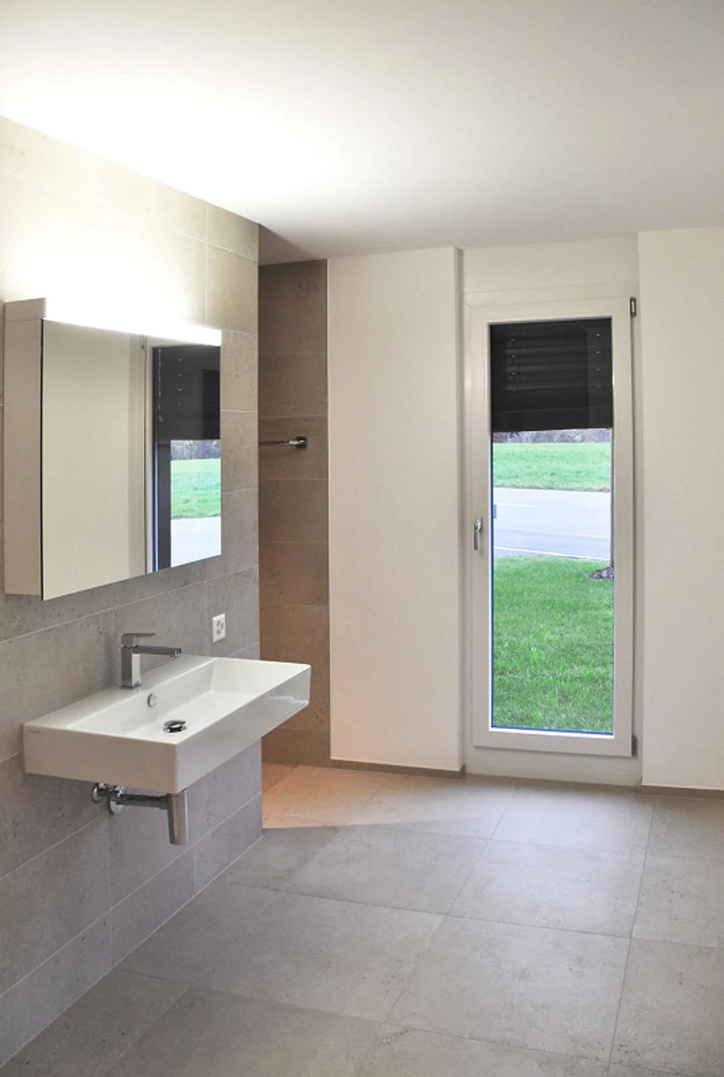 Modern 3.5-room garden apartment in a green area and close to the center - Photo 8 of 13