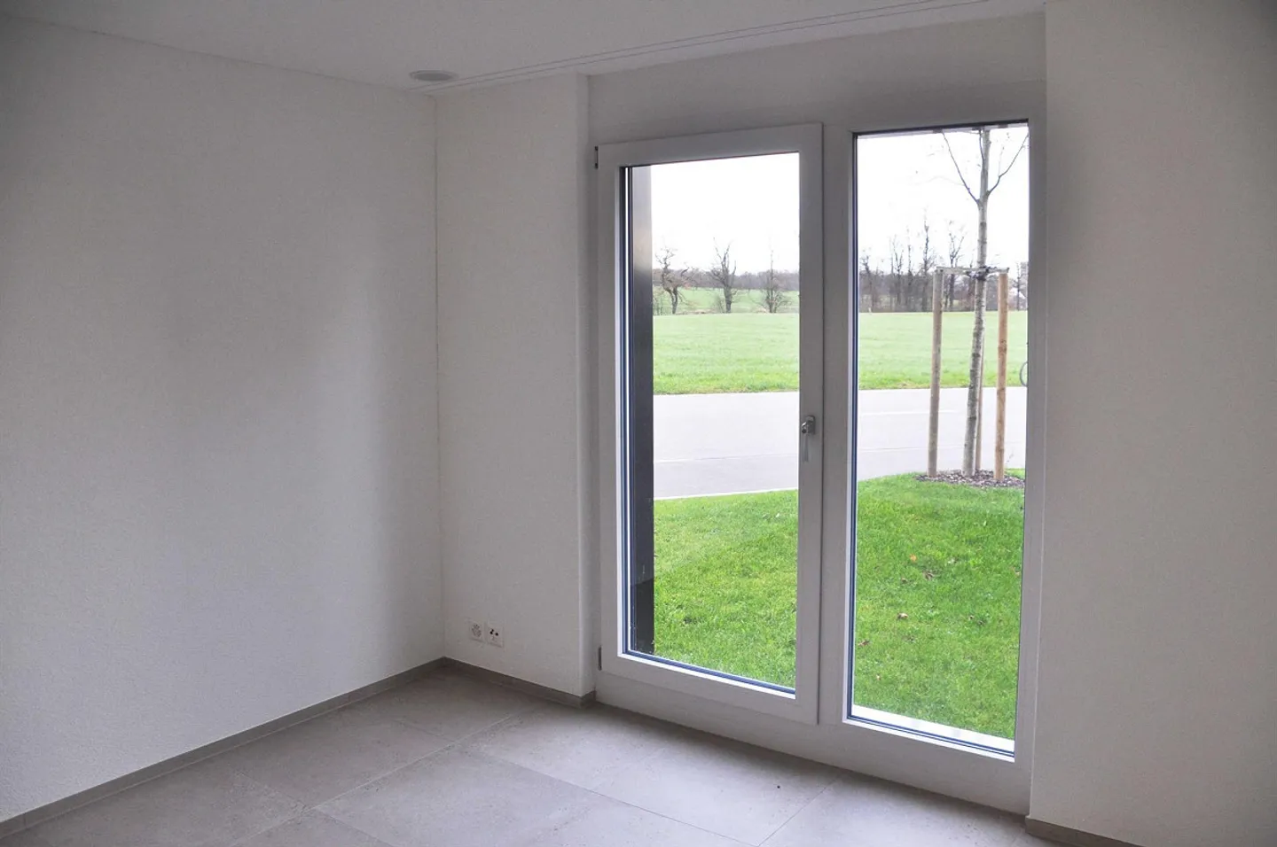Modern 3.5-room garden apartment in a green area and close to the center - Photo 10 of 13