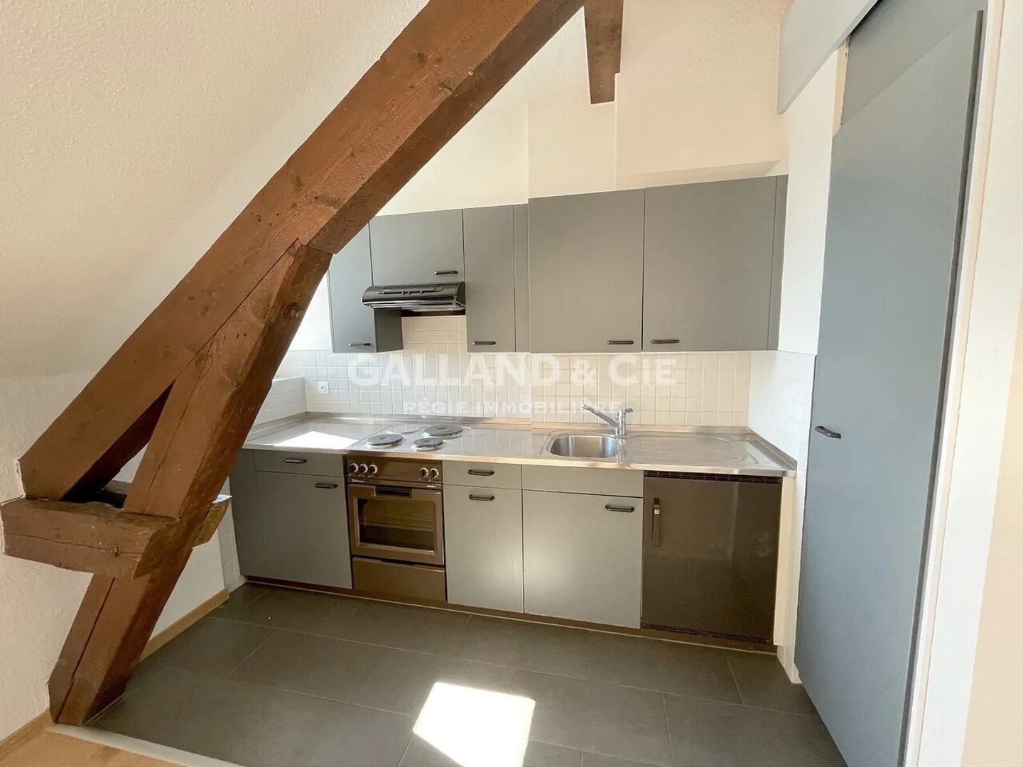 1.5-room apartment on the 4th floor - Photo 3 of 6