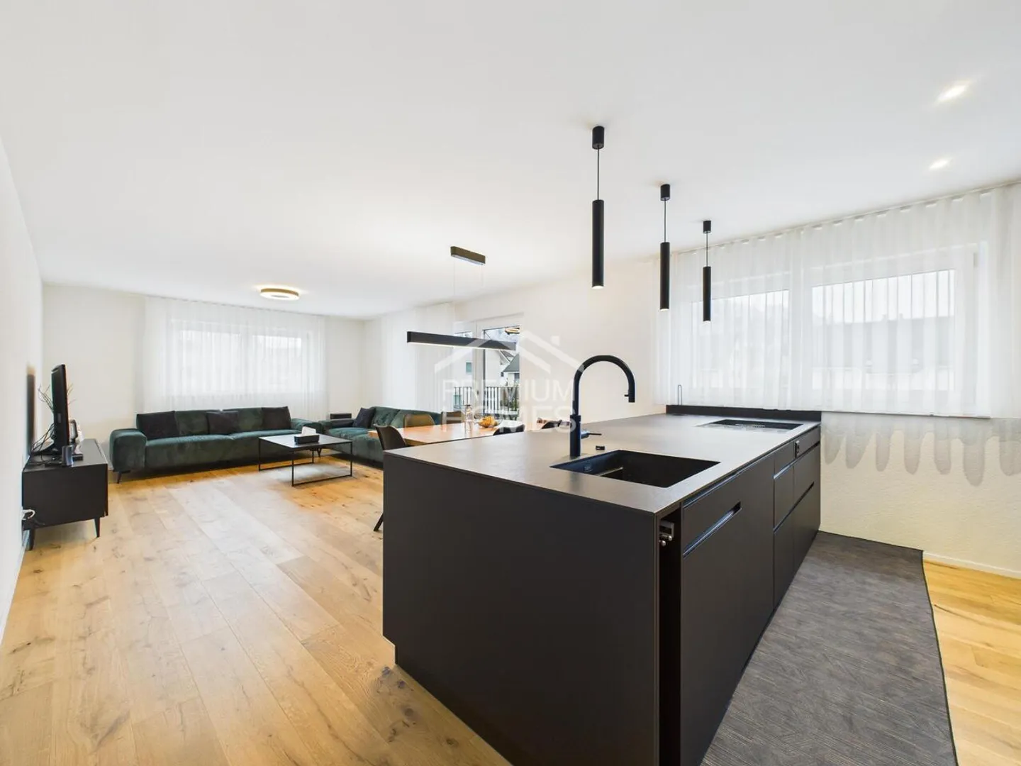 Appartement exclusif avec cuisine haut de gamme, balcon et deux salles de bains - Photo 4 sur 13