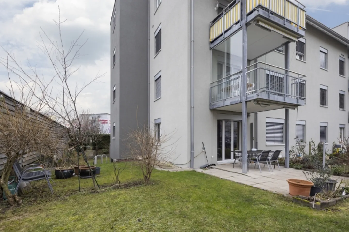 Appartamento familiare centrale con giardino e utilizzo versatile - Foto 2 di 5