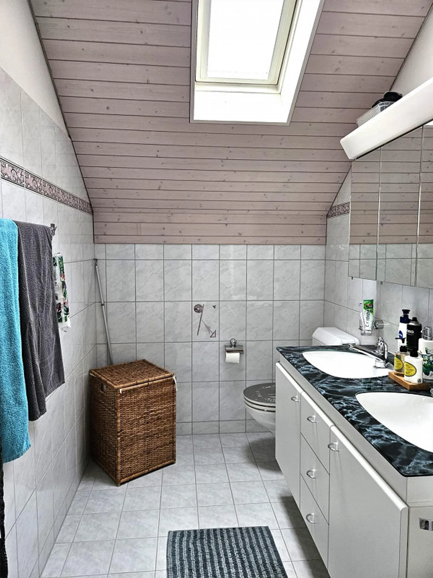 5.5-Room House with Unobstructed Mountain View – Peace, Nature & Zurich in 20 - Photo 2 of 13