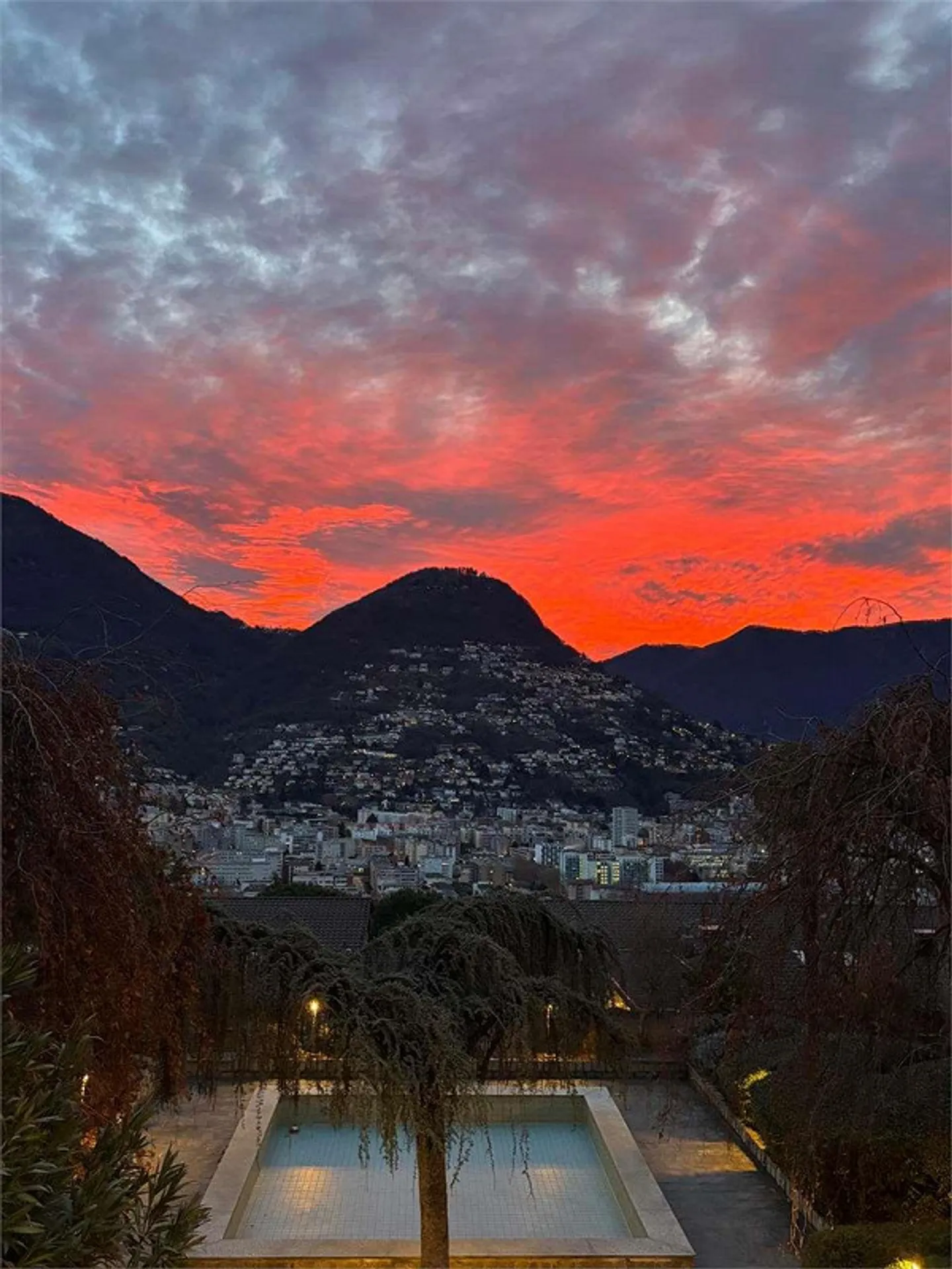 Savosa ampio e luminoso 3,5 locali con parco e piscina condominiali - Foto 2 di 13