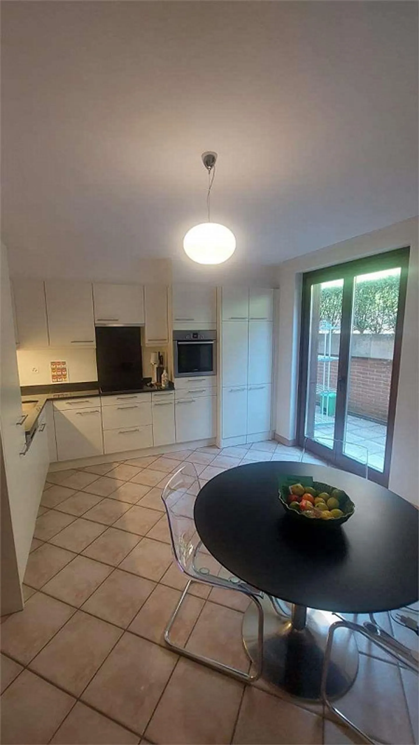 Savosa ampio e luminoso 3,5 locali con parco e piscina condominiali - Foto 7 di 13