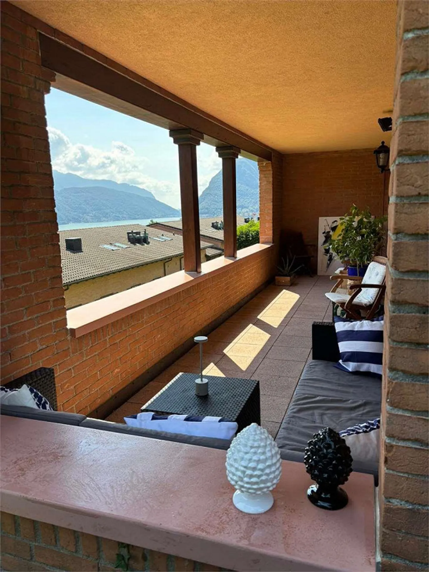 Savosa ampio e luminoso 3,5 locali con parco e piscina condominiali - Foto 8 di 13