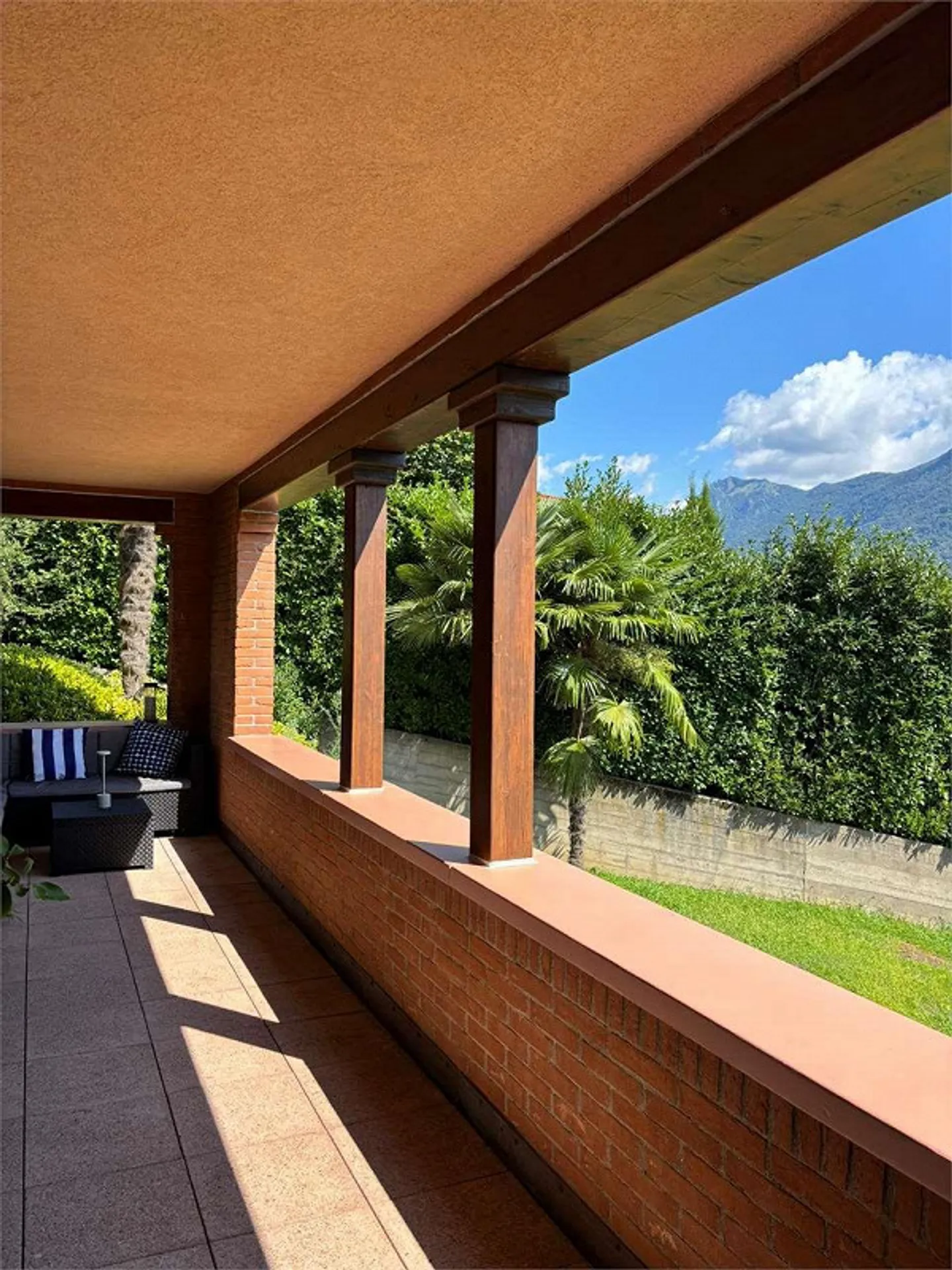 Savosa ampio e luminoso 3,5 locali con parco e piscina condominiali - Foto 11 di 13